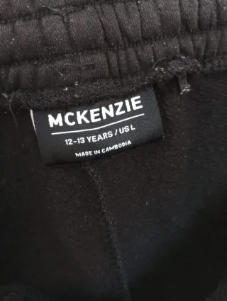 Pack de pantalones chándal McKenzie negros.