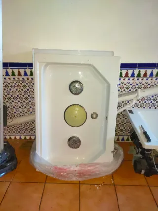 Cabina + bañera hidromasaje con hilo musical y tel