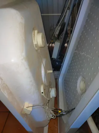 Cabina + bañera hidromasaje con hilo musical y tel