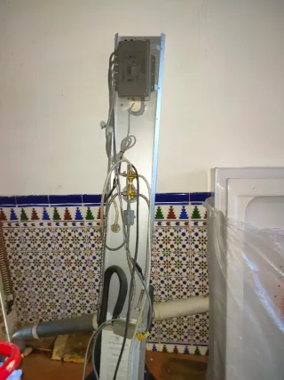 Cabina + bañera hidromasaje con hilo musical y tel