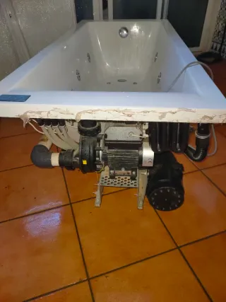 Cabina + bañera hidromasaje con hilo musical y tel