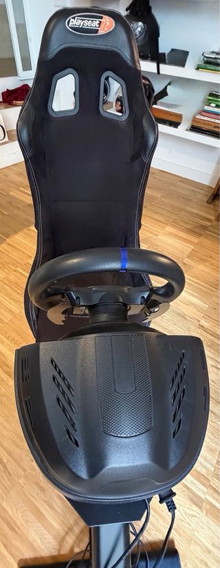 Silla Playseat con Volante y Pedales. Como nueva.