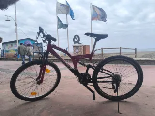 Bicicleta de montaña CORANNA roja