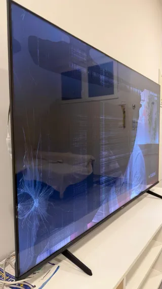 Televisor Hisense 60 con pantalla rota