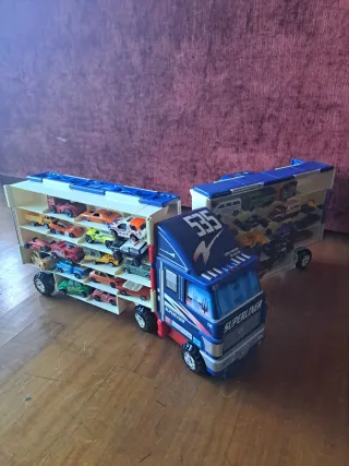 Camión Transportador de Coches de Juguete