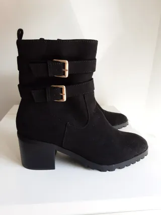 Botines negros Sfera Piel Melocotón Talla 39