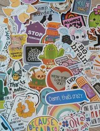 46 pegatinas con mensajes variados