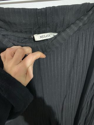 Pantalón negro licra crop