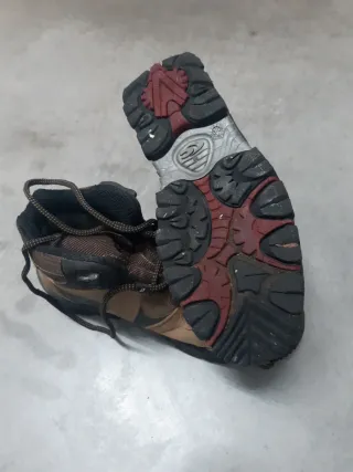 Botas Cofra Marrones y Negras