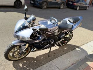 Yamaha R1 Moto Deportiva