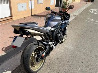 Yamaha R1 Moto Deportiva