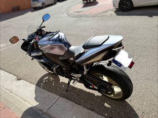 Yamaha R1 Moto Deportiva