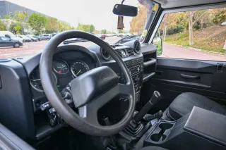 Land Rover Defender 2011