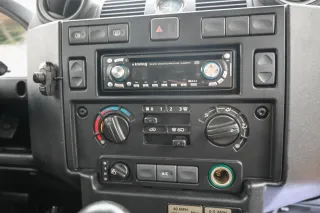 Land Rover Defender 2011