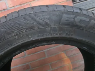 Neumático 225/55 R18 90%