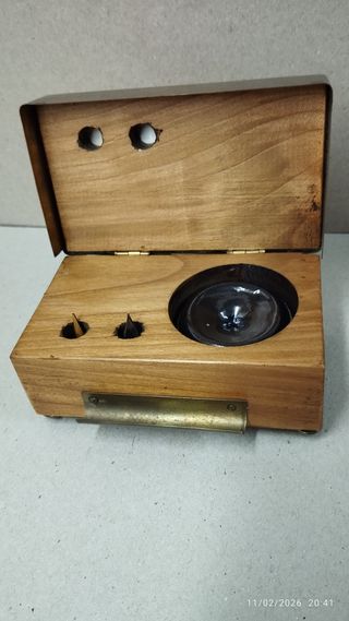 Tintero in legno e ottone con 3 penne stilografiche