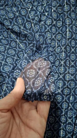 Vestido corto estampado manga larga