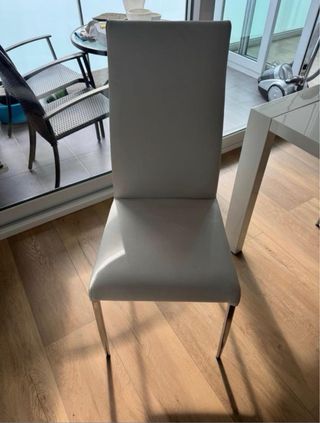 Mesa extensible y 6 sillas