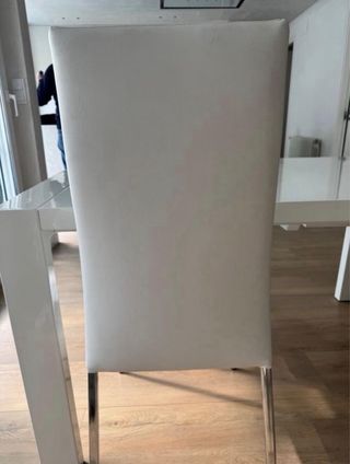 Mesa extensible y 6 sillas