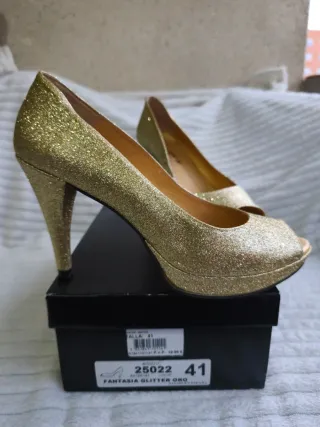 Zapatos de tacón Fantasia dorados talla 41