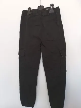 Pantalón cargo negro Talle 11-12 años. 152 cm
