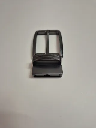 Hebilla de cinturón plateada