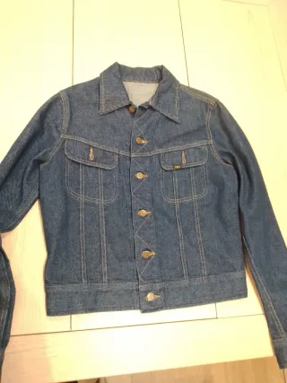 Chaqueta Vaquera Lee. 50cm entre axilas. Rockera.