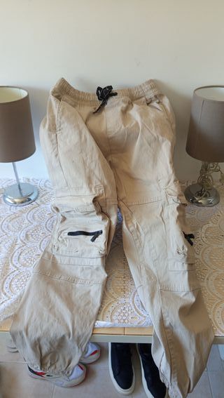 Pantalón Bershka beige talla XS