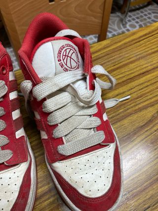 Zapatillas Adidas Basket Rojas y Blancas