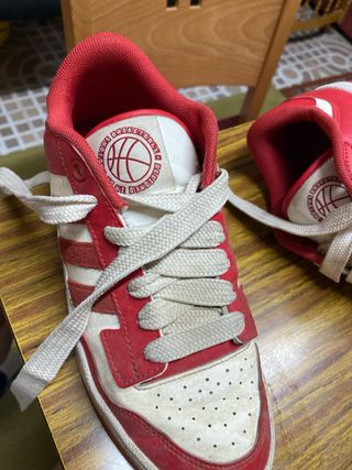 Zapatillas Adidas Basket Rojas y Blancas