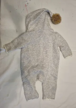 Buzo bebé entretiempo con capucha