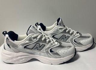 New Balance 530 Plata y Blanco