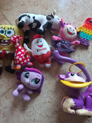 Lote peluches y juguete infantil