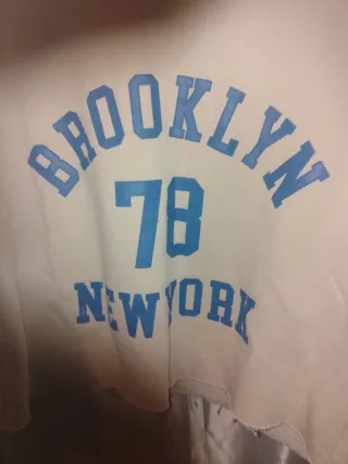 Sudadera Stradivarius corta Brooklyn 78