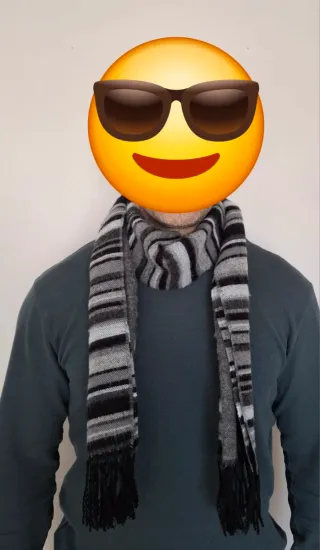 Bufanda unisex negra y gris