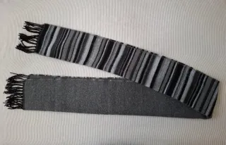 Bufanda unisex negra y gris