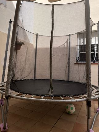 Cama elástica con red de seguridad