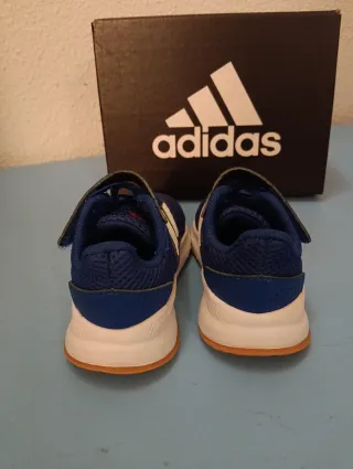 Zapatillas Adidas niño azul. Talla 20.