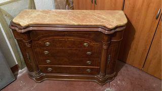 Recibidor madera y mármol