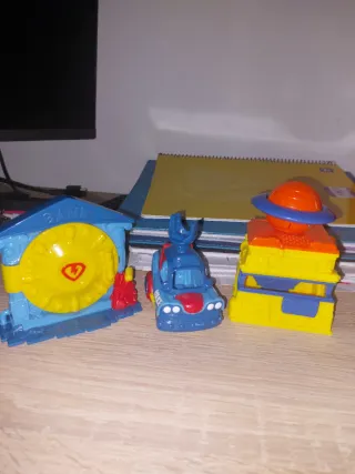 Super Zings - Banco, Coche Policía y Edificio