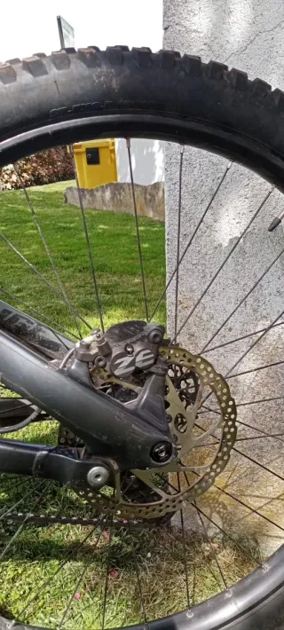 Bicicleta Enduro Norco Range C7.3 Carbono