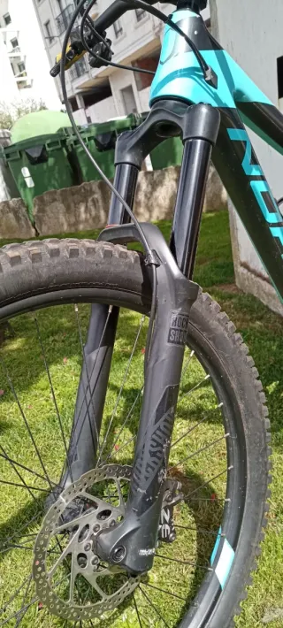 Bicicleta Enduro Norco Range C7.3 Carbono