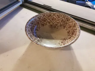 Palanganero o aguamanil antiguo