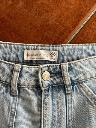 Pantalón vaquero campana Stradivarius Talla S