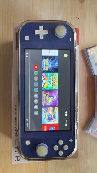Nintendo Switch Lite + 3 Juegos + microSD 128GB