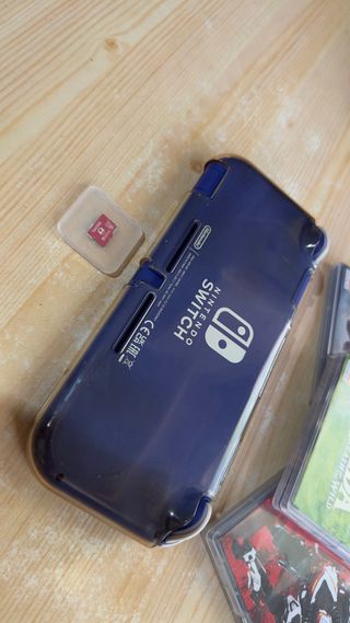 Nintendo Switch Lite + 3 Juegos + microSD 128GB