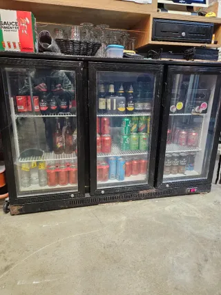 Vitrina refrigeradora de bebidas