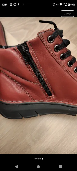 Botines de piel rojos