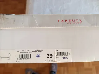 Botas de piel Farrutx negras, con su caja