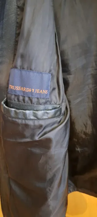 Chaqueta de piel negra